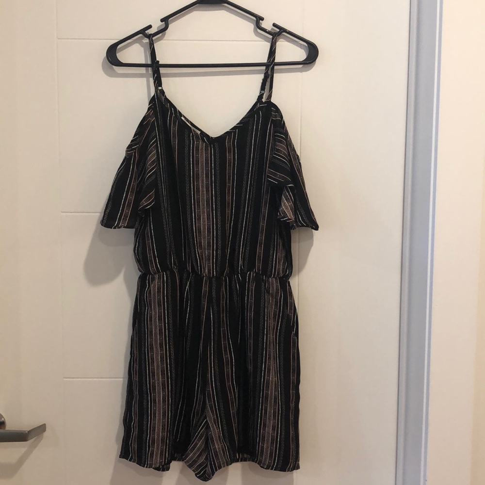 Maurices Black Tribal Print Romper Size Sm NWT